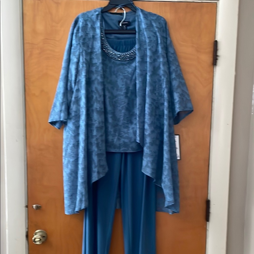 Elegant Blue Women's Three Piece Set Size 18 NWT
